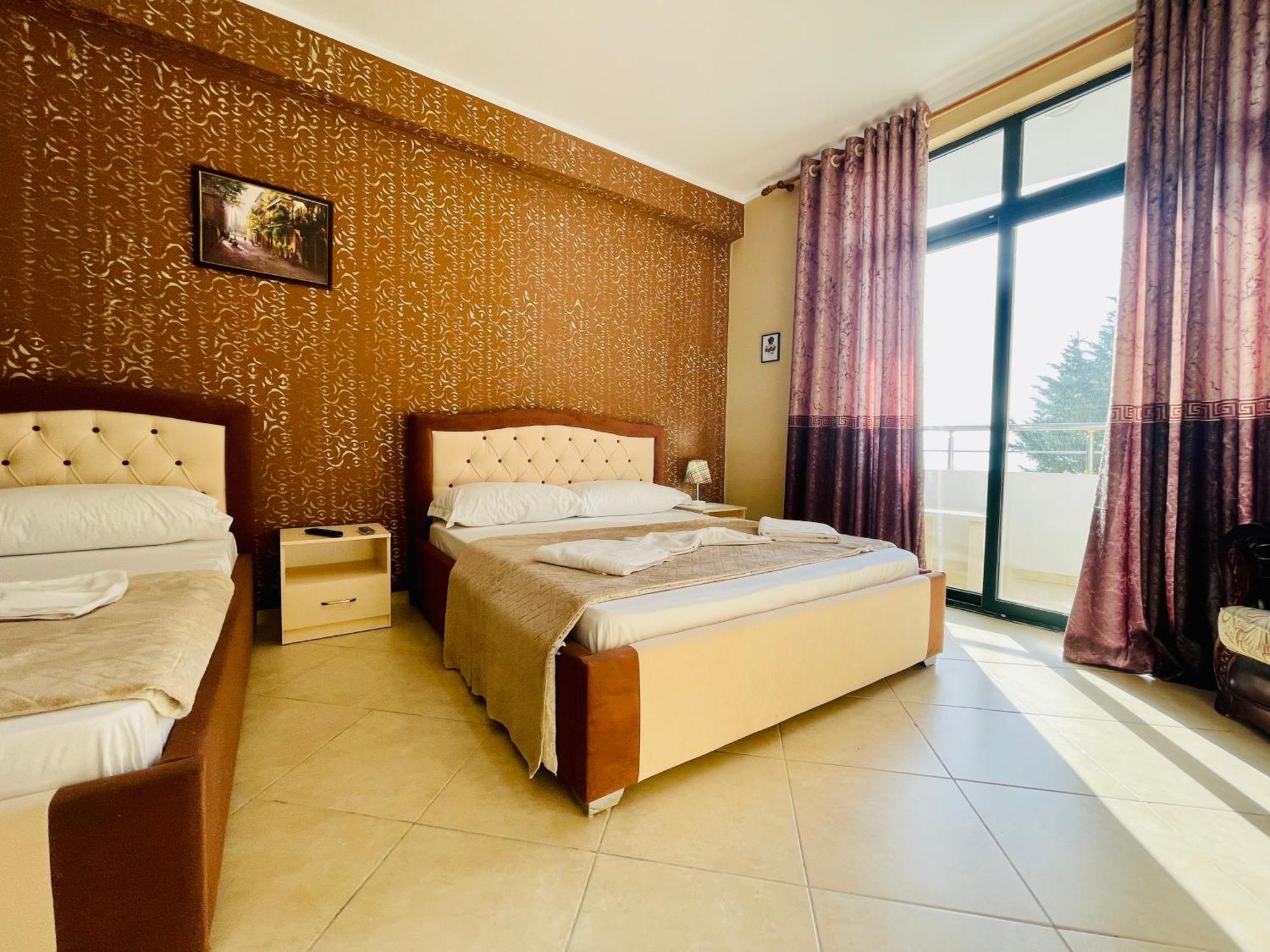 Vila3 Hotel Vlorë Exterior foto